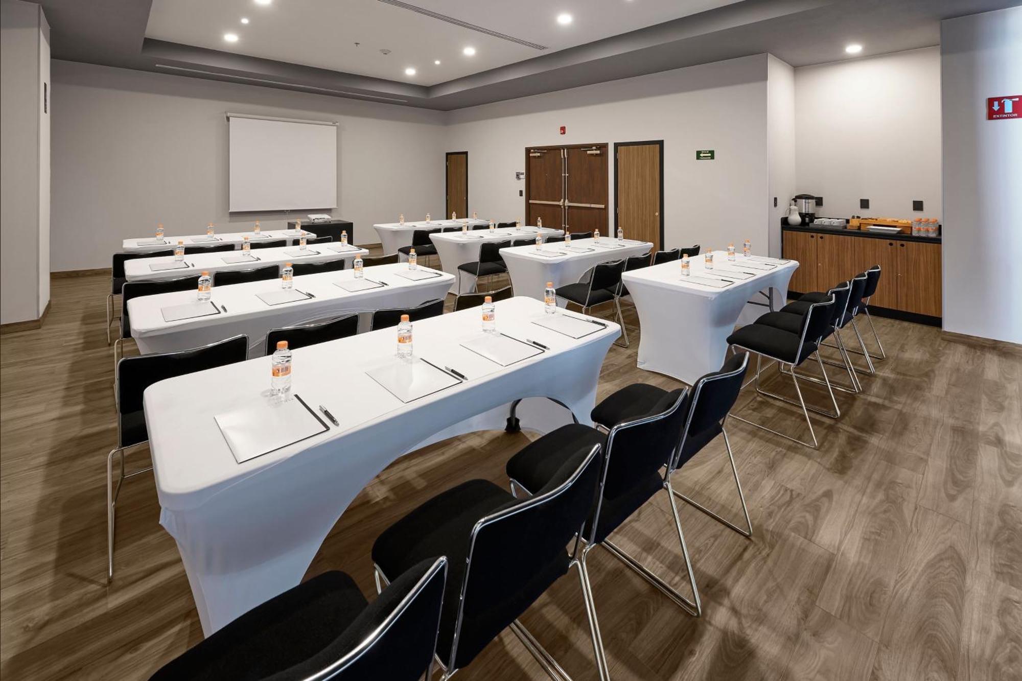 City Express Plus By Marriott Ciudad De Mexico Interlomas Exterior photo